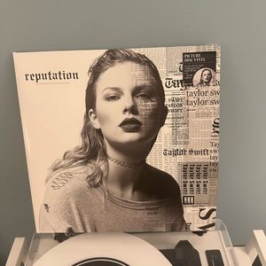New Taylor Swift Reputation pictured vinyl record